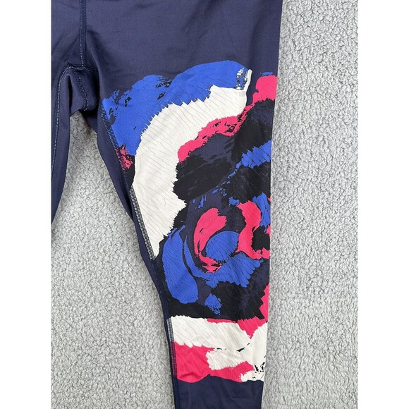 Lucy activewear navy and floral Capri sz large - Picture 2 of 5